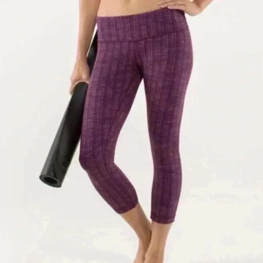 LULULEMON Wunder Under Ziggy Wee August Glo Raspberry Glo Light Crop size 2